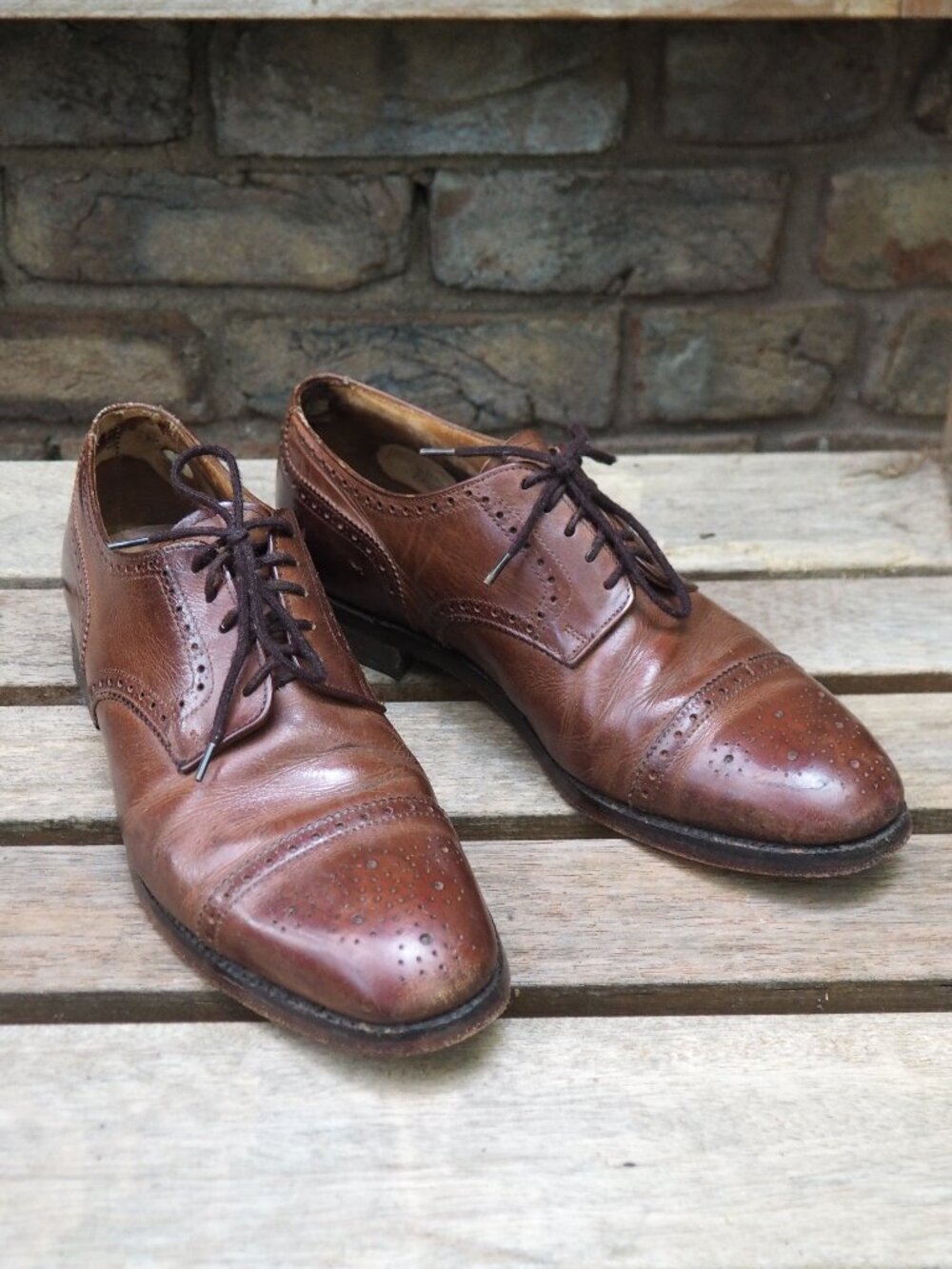 Vintage 1990s Church’s brown tan leather cap toe brogue oxfords UK 9.5 US 10